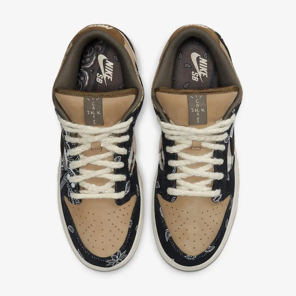 SB Dunk Low - Travis Scott